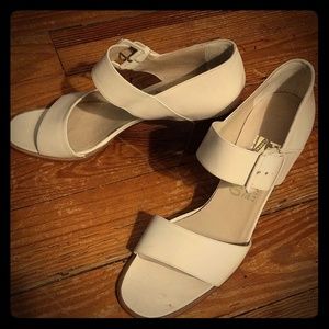 Ferragamo vintage pumps